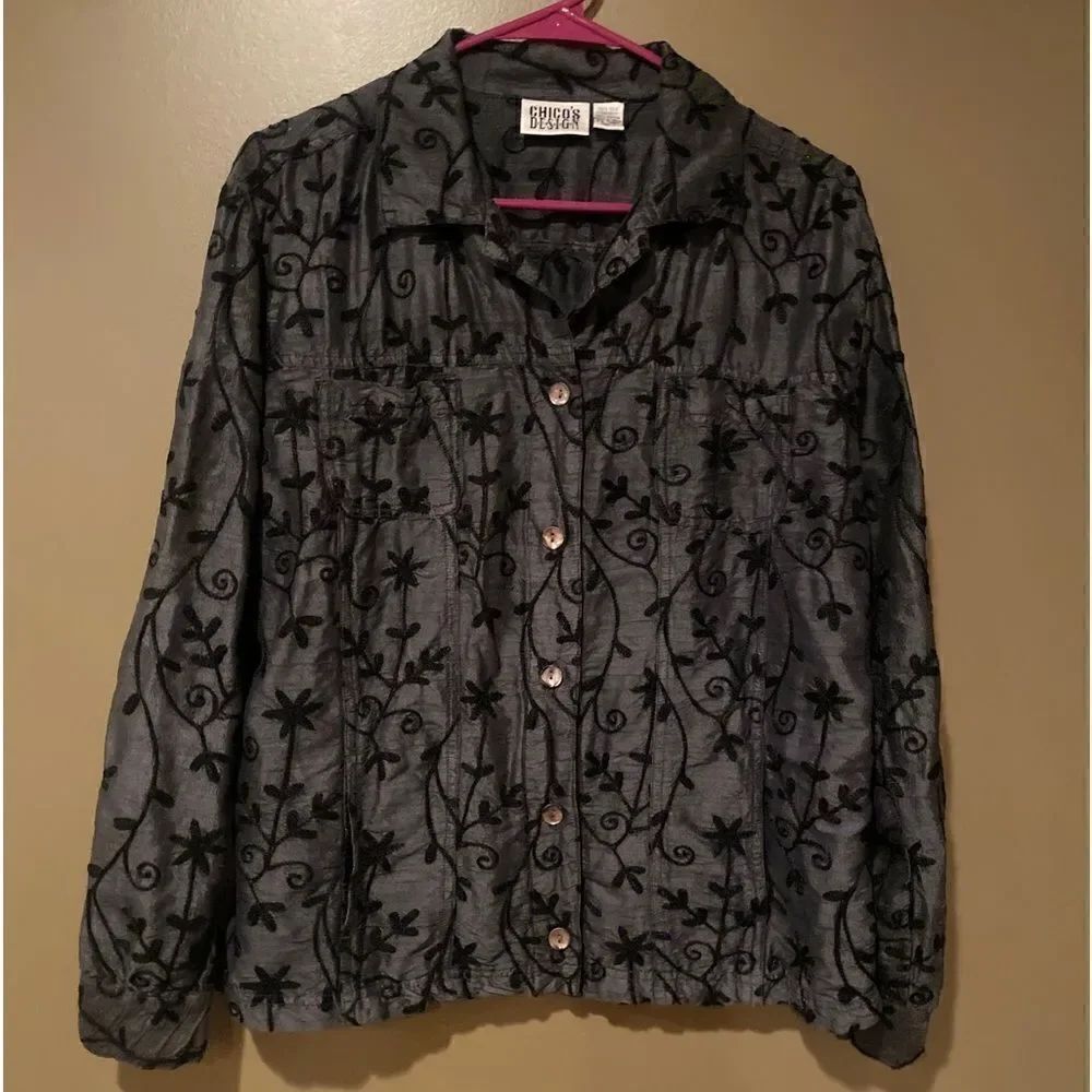 Chico’s Embroidered Jacket Size Medium - Picture 2 of 10